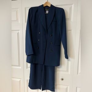 2 pc. Navy Blue Pant Suit.  Size 4